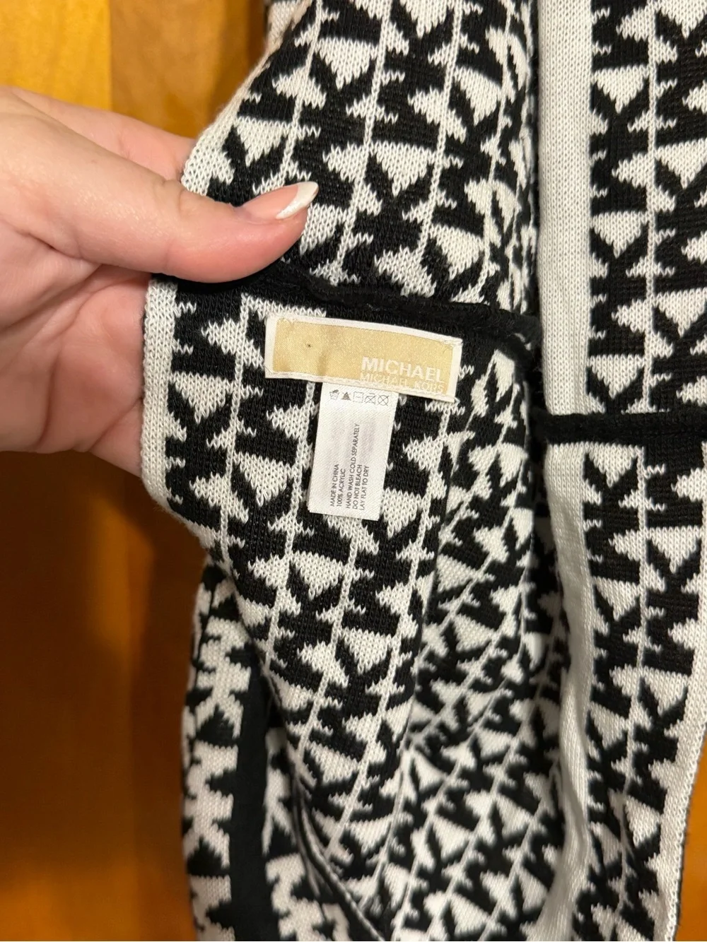 Michael Kors women’s scarf never worn